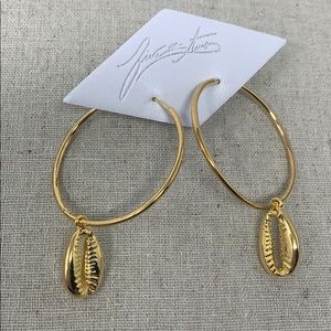 Five and Four Gold Shell Hoops 🐚